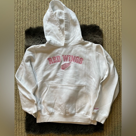 Girls Red Wings Hoodie ( 14yrs ) - Picture 4 of 4